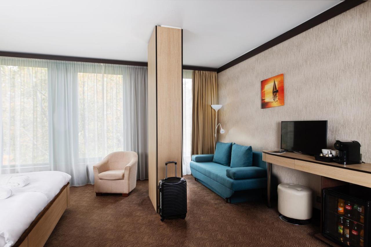 Portobello Wellness & Yacht Hotel Esztergom Esterno foto