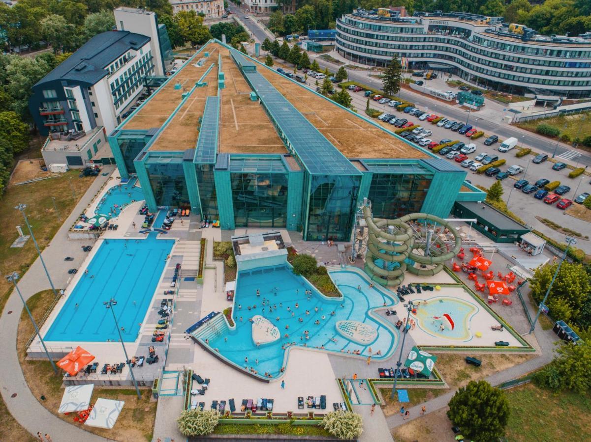 Portobello Wellness & Yacht Hotel Esztergom Esterno foto