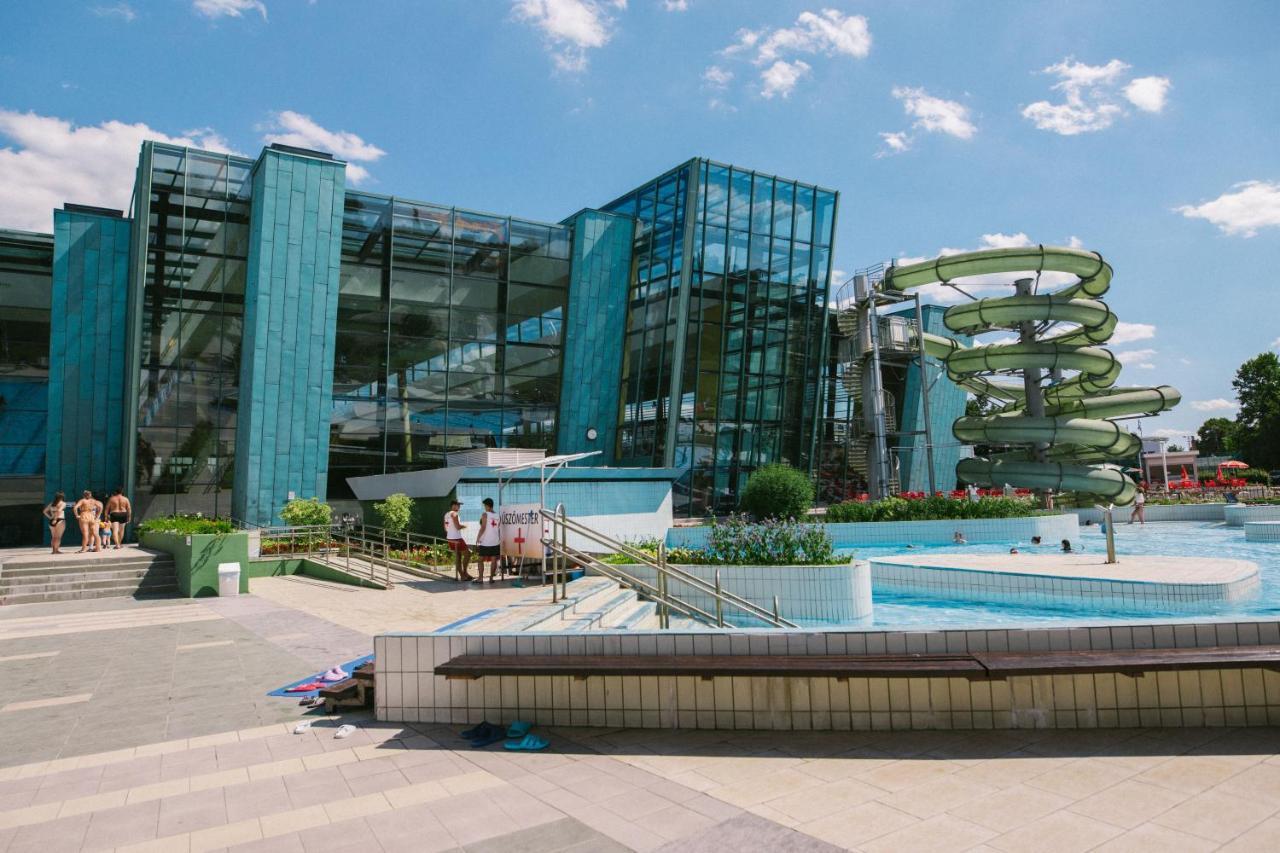 Portobello Wellness & Yacht Hotel Esztergom Esterno foto
