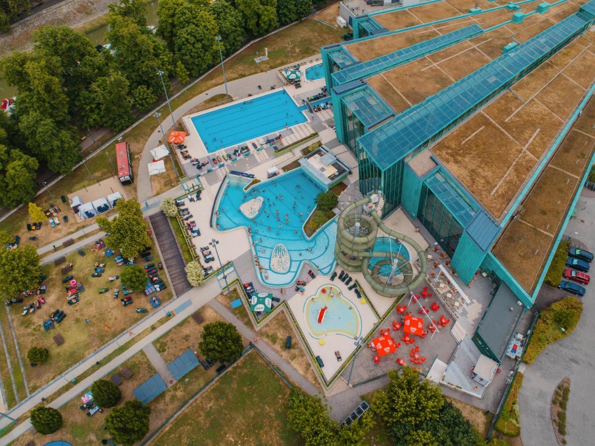 Portobello Wellness & Yacht Hotel Esztergom Esterno foto